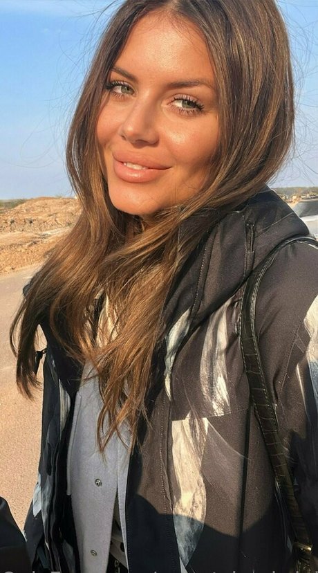 sweetcheeksjuliefree actrice chaude galeries