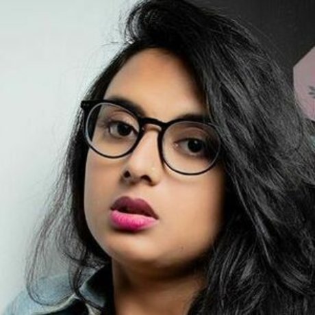 Yajna Seni joli modèle galerie