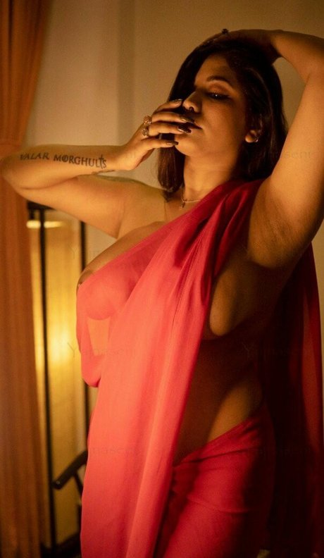 Yajna Seni star du porno belle image