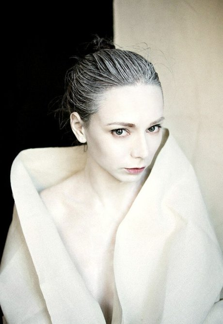 Irina Adelina star du porno exclusive des photos