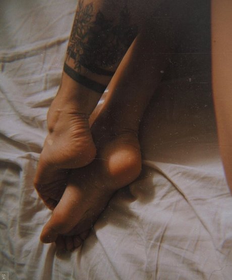 Irina Adelina nus de stars du porno image