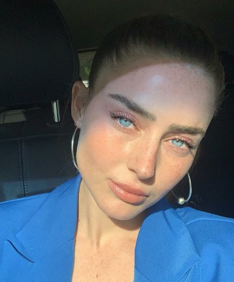 Effy Palarya star du sexe galeries