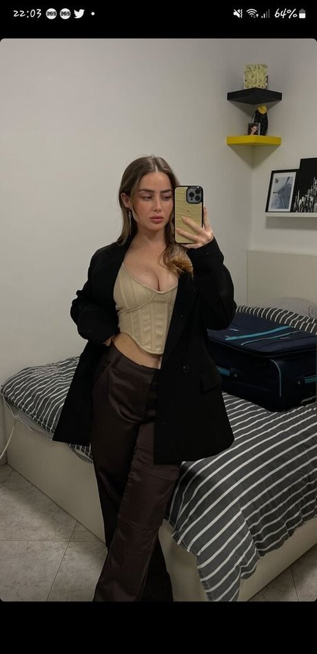 Effy Palarya star du porno parfaite photos