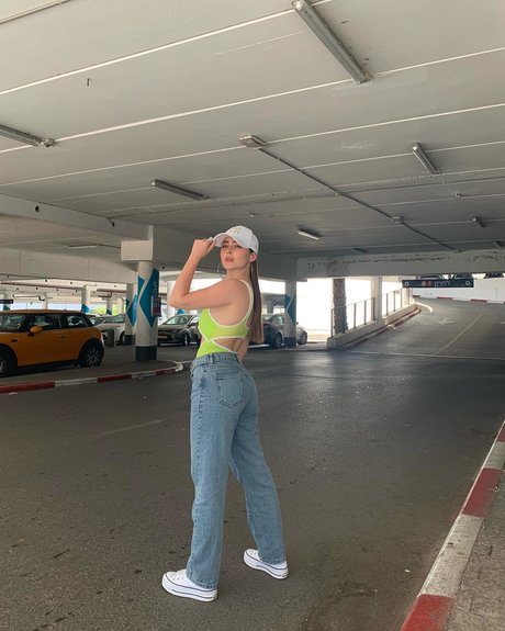 Effy Palarya actrice pornographique galeries