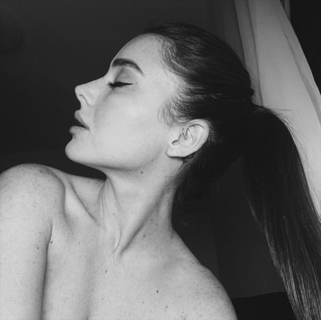 Effy Palarya nus star du porno img