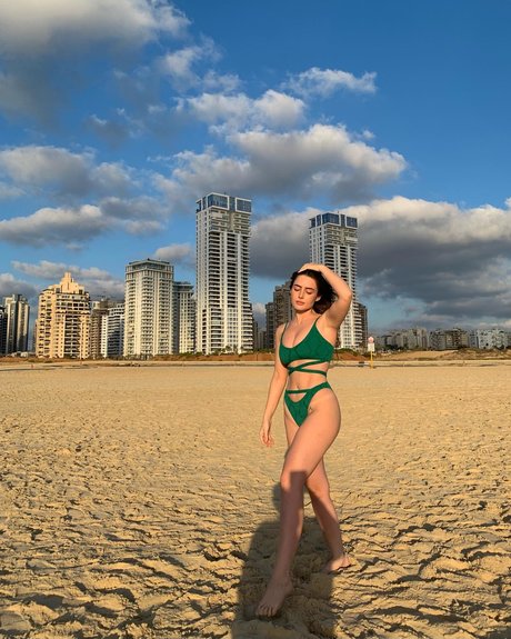 Effy Palarya modèle de sexe galerie