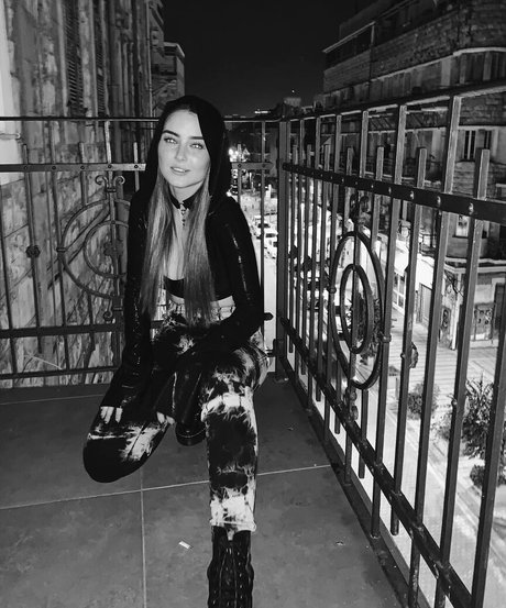 Effy Palarya modèle porno image