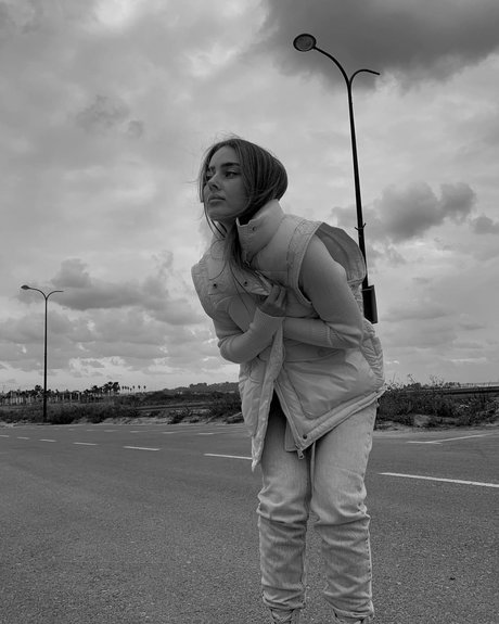 Effy Palarya modèle gratuit des photos