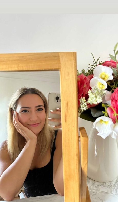 Selina Amini actrice hd archive