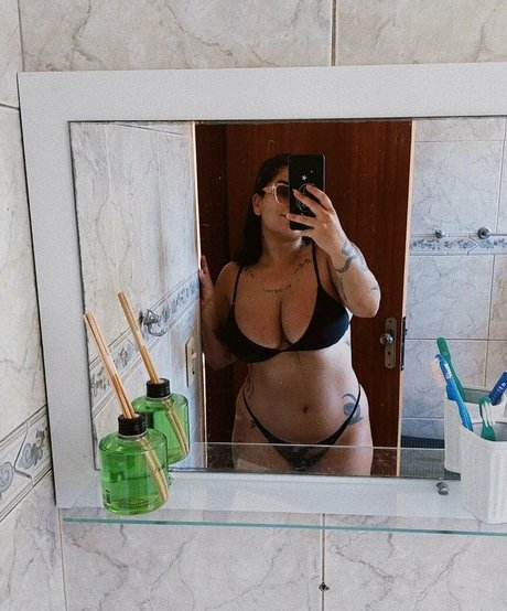 Kennya Raposo modèle de haute qualité archive