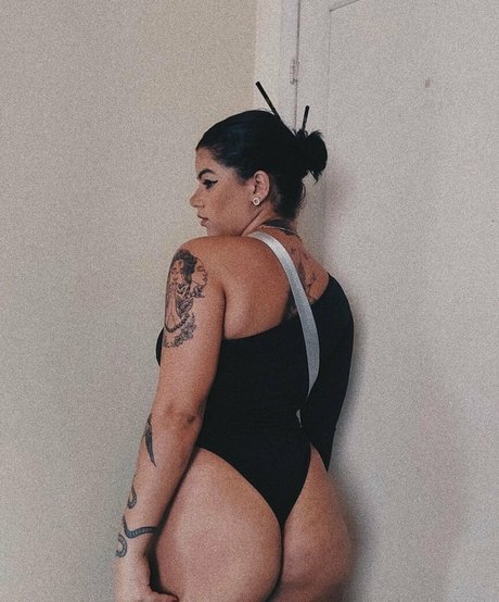 Kennya Raposo modèle magnifique images