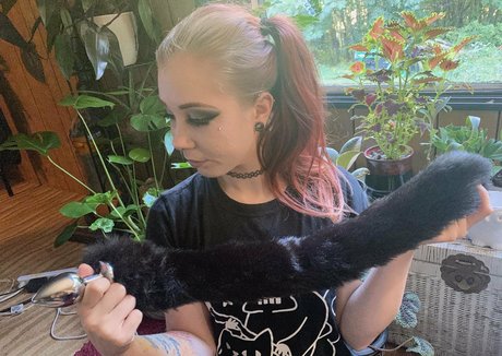 knottyfay modèle de haute qualité photo