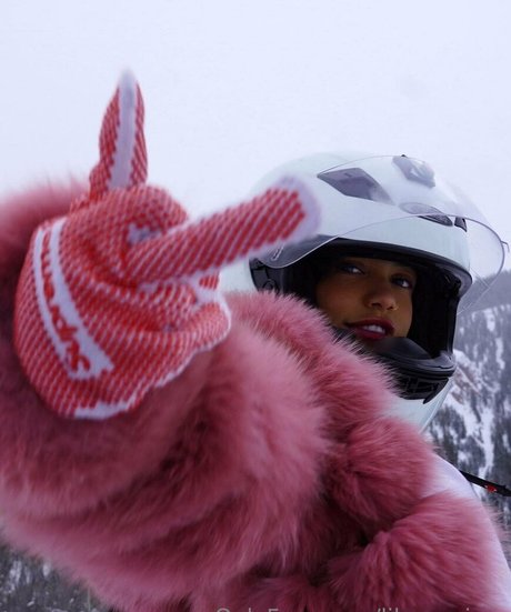 Lilveronicar modèle artistique galerie