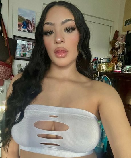 katiiebaeb modèle adulte image