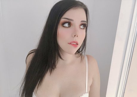 aliciaahegao étoile magnifique photos