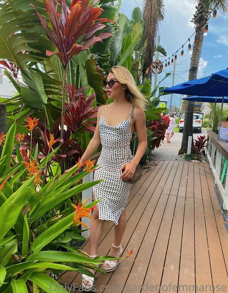 gardenofemmarose modèle porno des photos