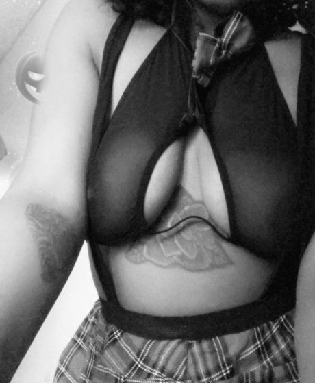 éjacule sur la langue onlyfans art xxx des photos