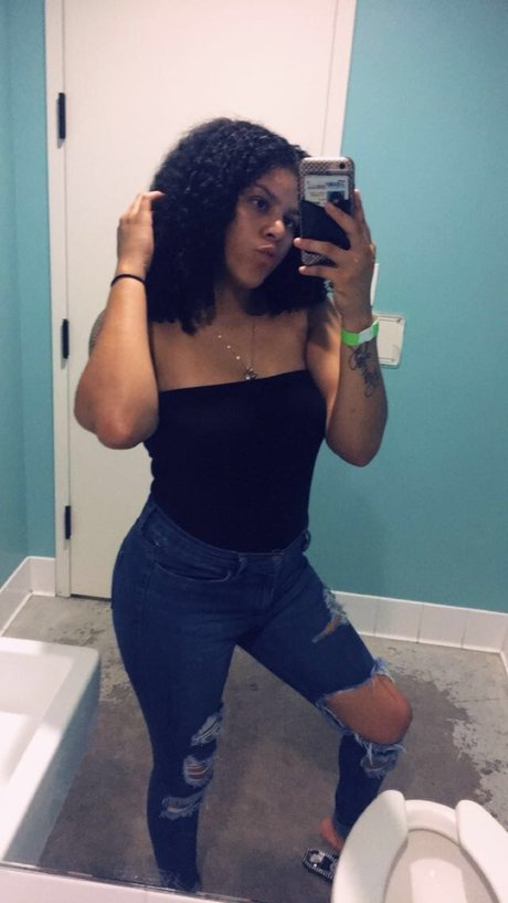 Sarah J star du porno belle img