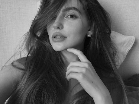 Sasha from Russia modèle parfait img