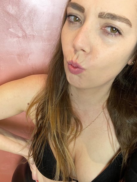 SweetMira star du porno gratuite img