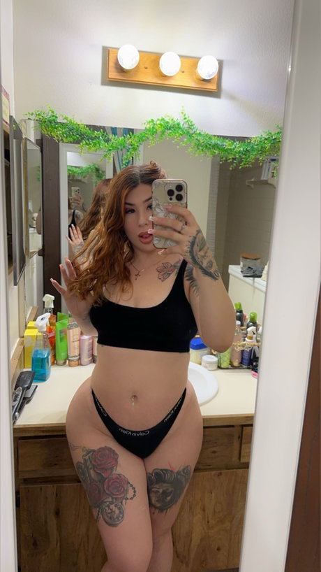 Karmella_ modèle sexy image