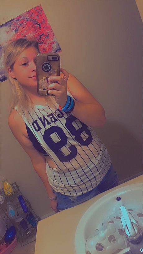 actrice onlyfans bel adulte image