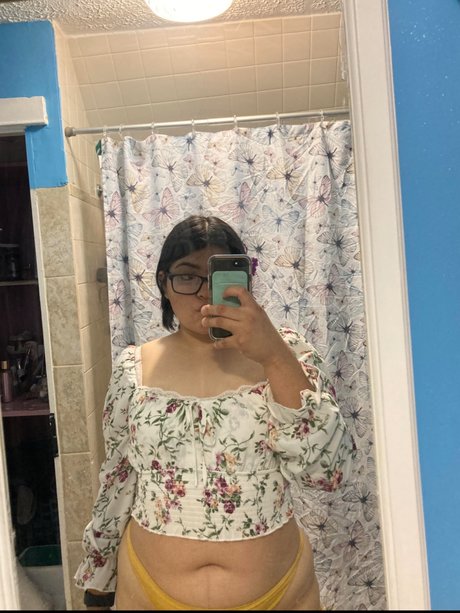 Yoselyn étoile adulte photos