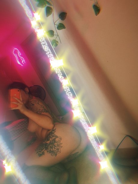 emily Snyder actrice sexy des photos