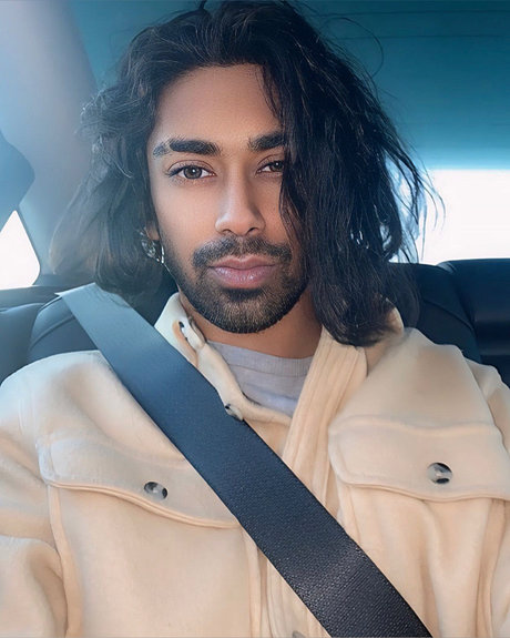 YoungNodachiDicc_ actrice de nus galeries