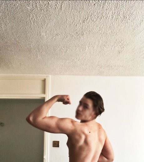 plage seins nus onlyfans gratuit de haute qualité image