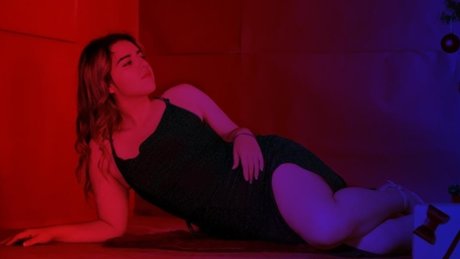 Xuxu modèle sexy images