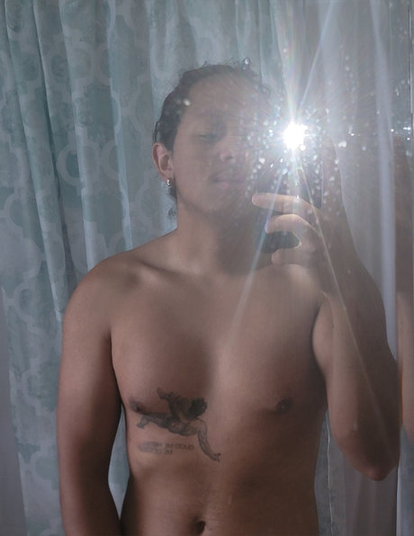 Curvy Sage modèle adulte image