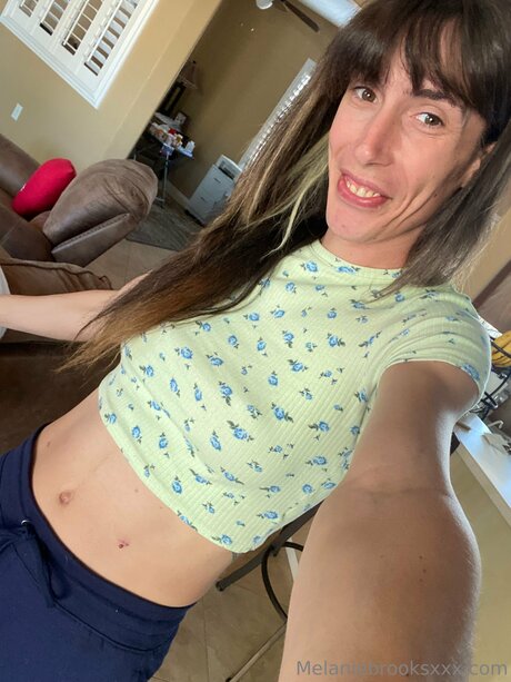 MelanieBrooks star exclusive images