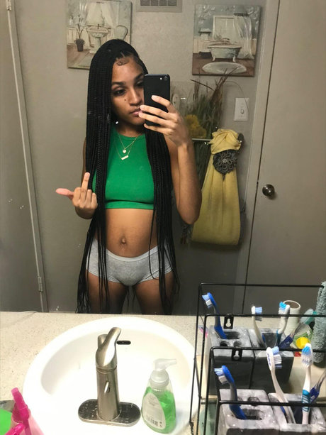 Tyblood star du porno parfaite des photos