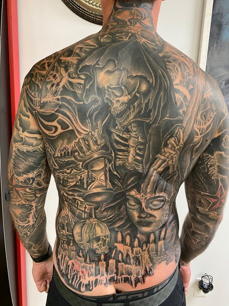 Evil Ink actrice nue photo