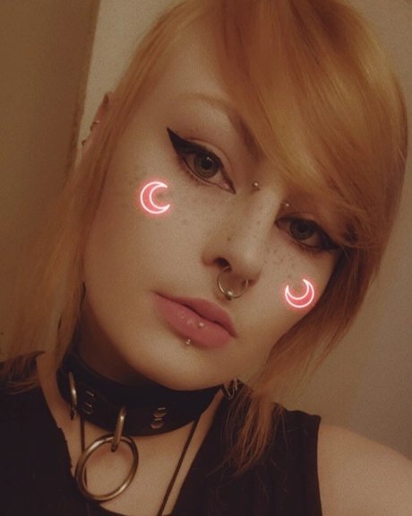 _Necro_ star du porno parfaite img