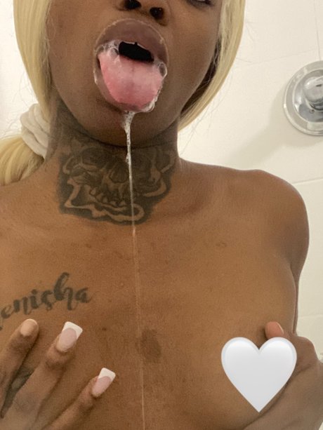 Erotica_ star du porno parfaite des photos