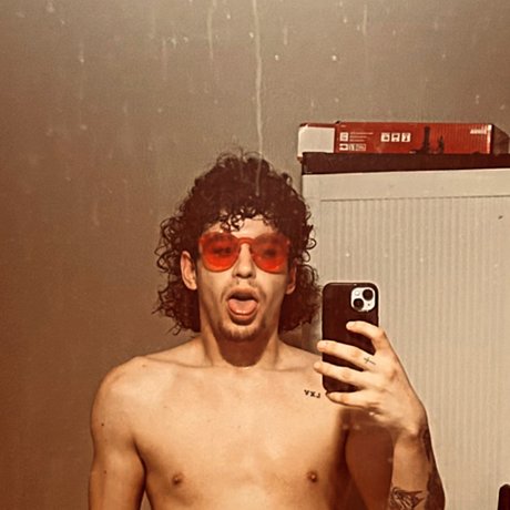 enceintes soumises onlyfans pornographique hd image