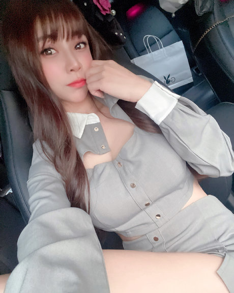 Angel Liya jolie star du porno des photos