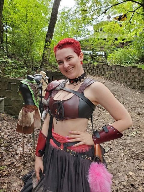 Scarletlilly étoile adulte images