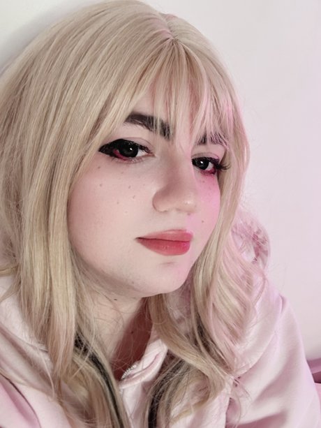 Nikola Strife modèle érotique images