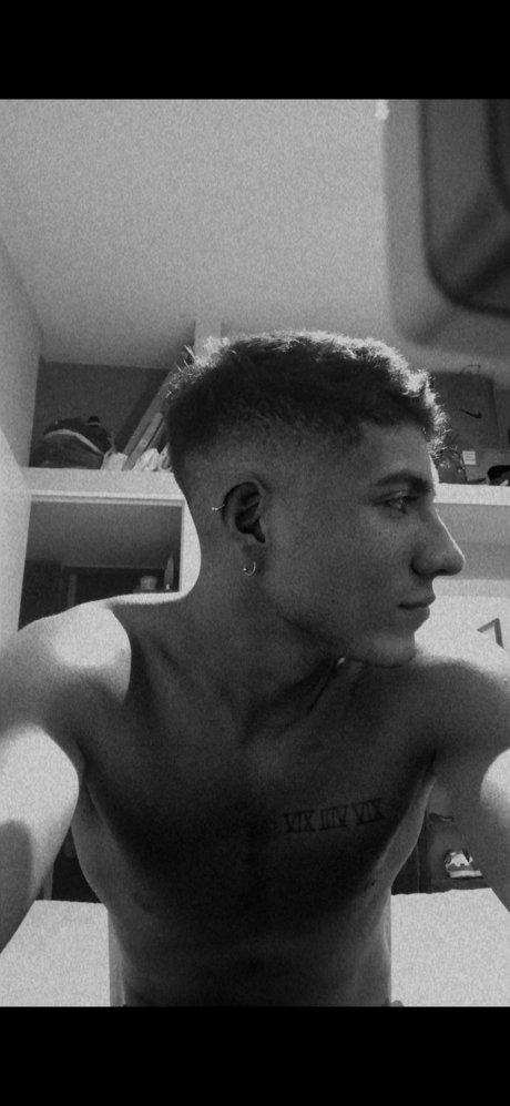 Facundo Farias star pornographique galerie