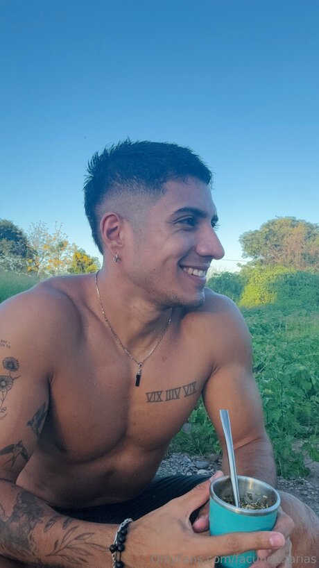 Facundo Farias modèle érotique des photos