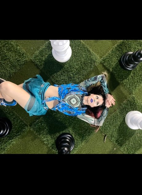 menda_ actrice de sexe archive