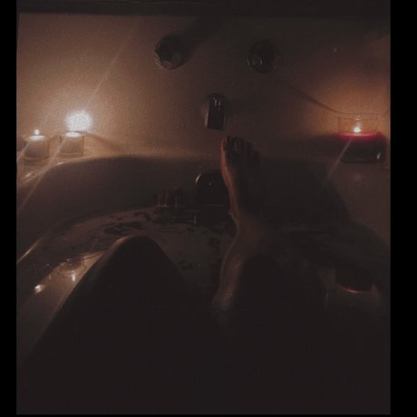 Thick amp amp Tatted belle actrice img