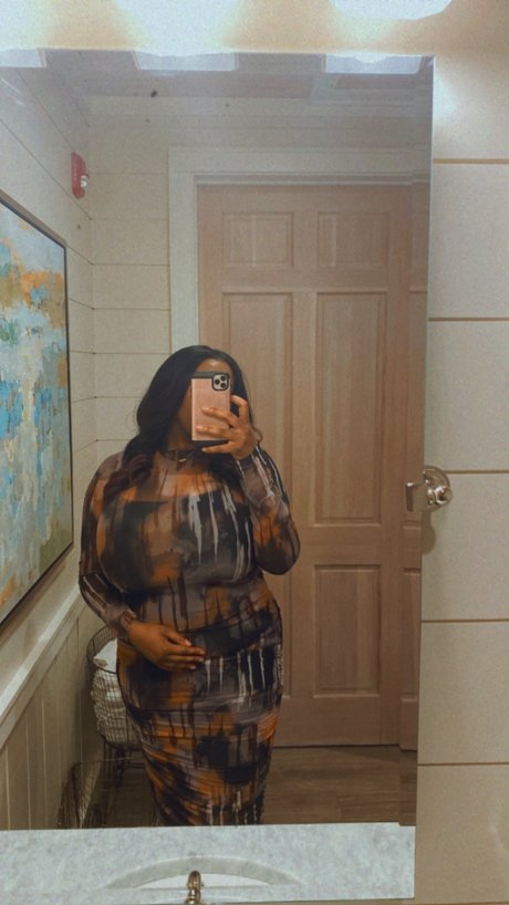 Rena Kennedy modèle parfait img