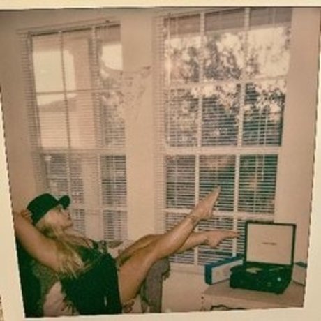 Bay Bee modèle magnifique image