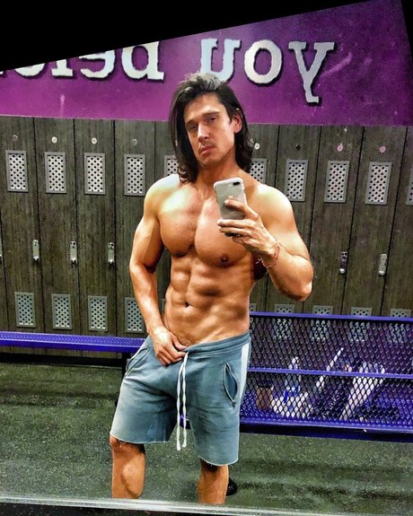 Georgirusev tv modèle chaud collection