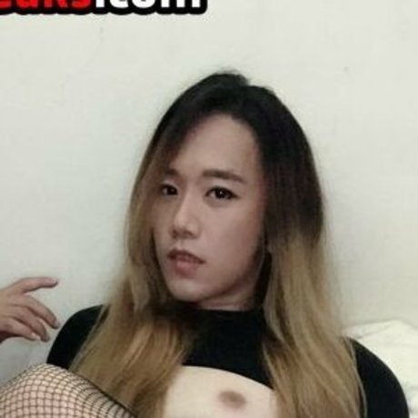 Charlotte Niya étoile chaude galerie