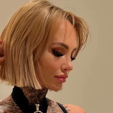 Kattpaow actrice sexy galerie